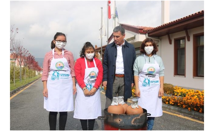 Gölbaşı'nda Umutlu Yaşam Uygulama Merkezi öğrencileri testi kebabı yaptı