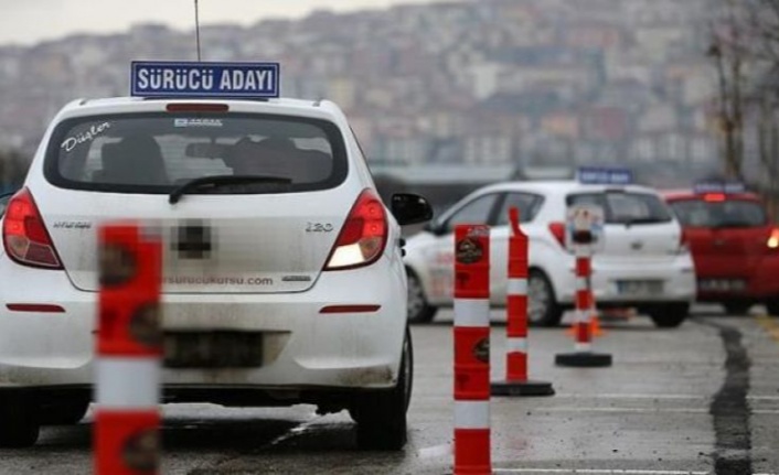 Milli Eğitim Bakanı Özer duyurdu! Ehliyet sınavlarında bir ilk, animasyonlu sorular geliyor