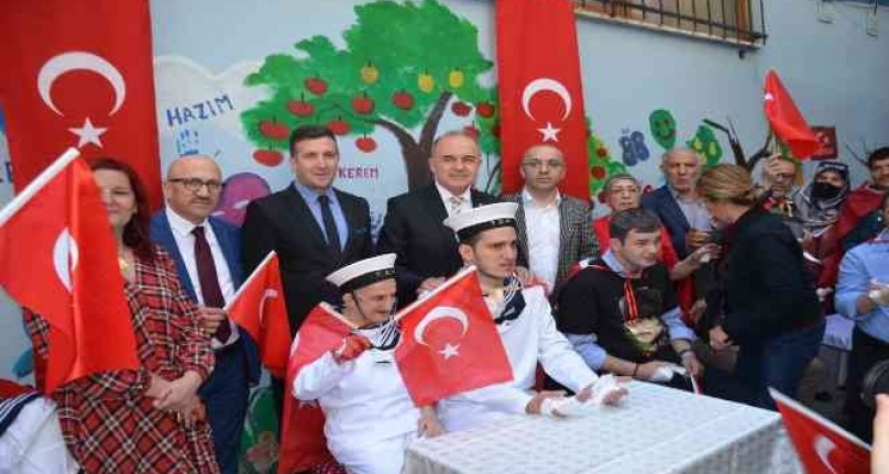 Yalova'da engelli gençlere asker eğlencesi