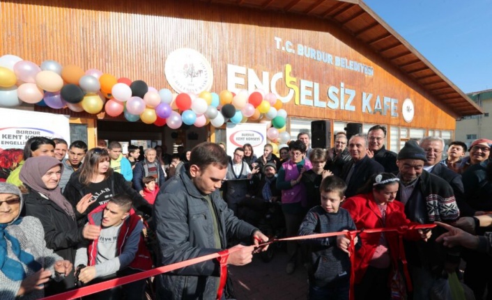 Engelsiz Kafe ve Engelli Danışma Merkezi Hizmete Açıldı