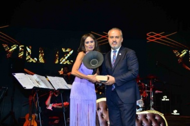 Festivale 'Yildiz'li Gecede Final