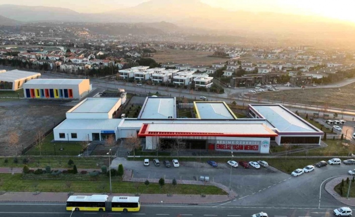 Kayseri'de Engelliler İçin Yüzme Havuzu Tamamlandı