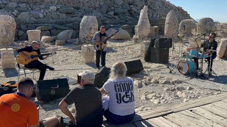 Adıyaman Nemrut Dağında Engelliler İçin Konser