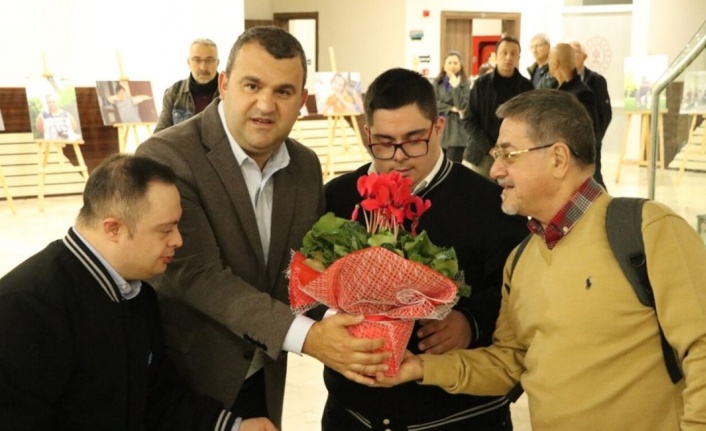 "down sendromluların gözünden" fotoğraf sergisi açıldı